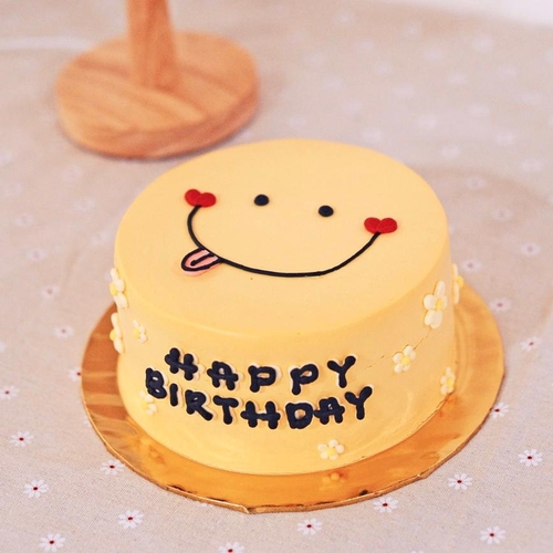 Smiley Cake 6"